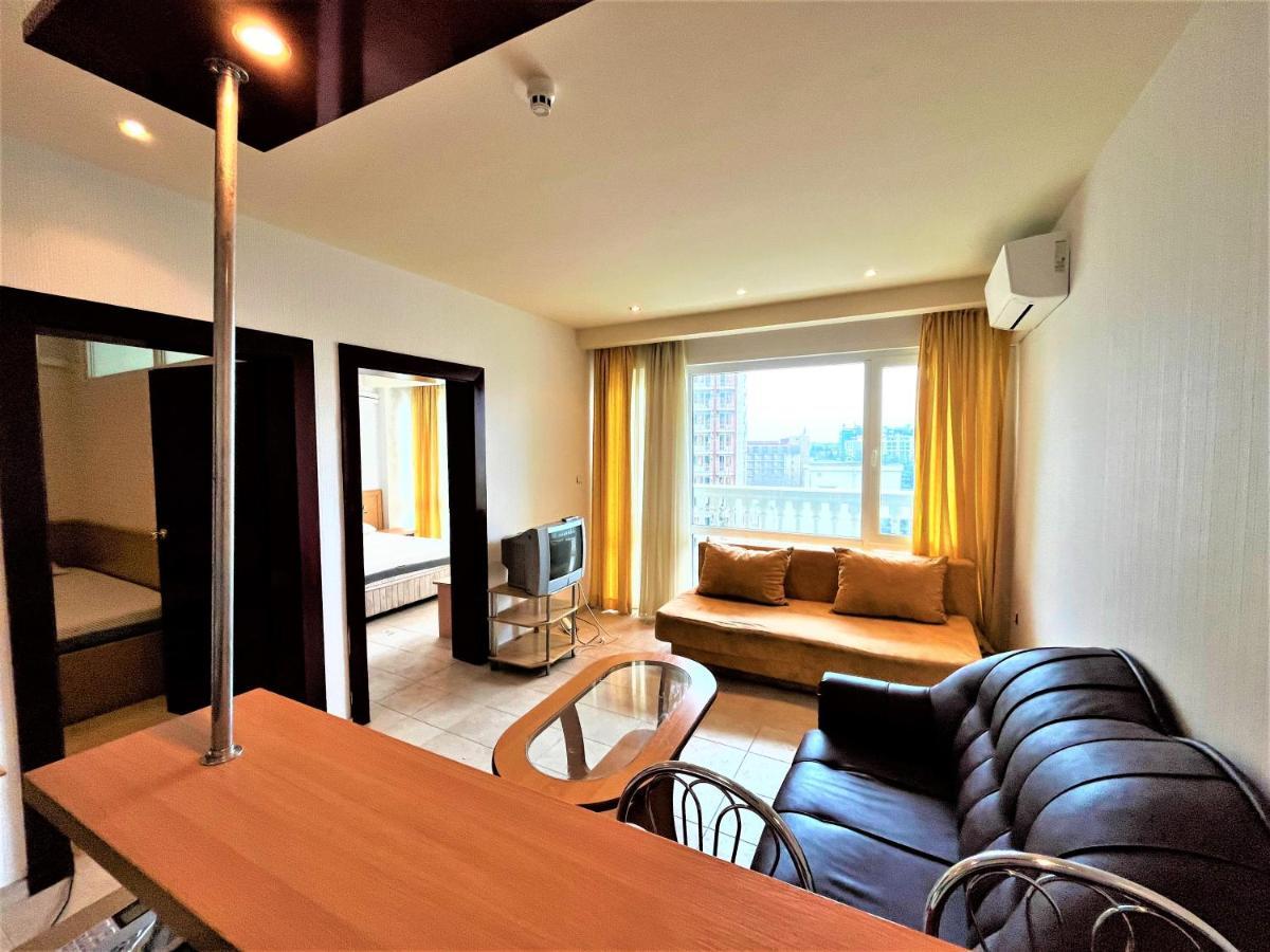 Апартамент Miramar Front Self Catering