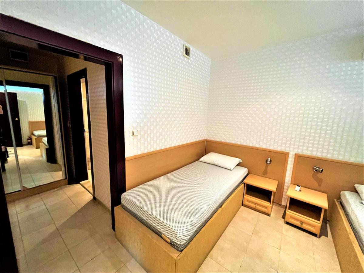 Miramar Front Self Catering Слънчев бряг