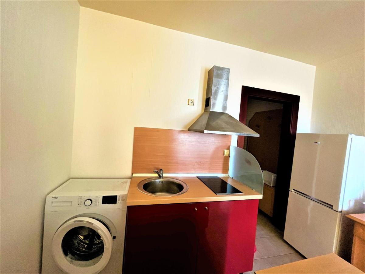 Апартамент Miramar Front Self Catering