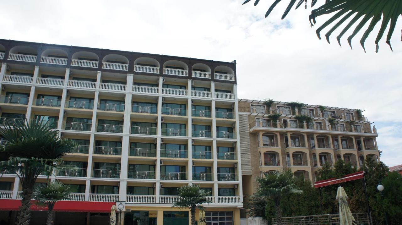 Апартамент Miramar Front Self Catering *