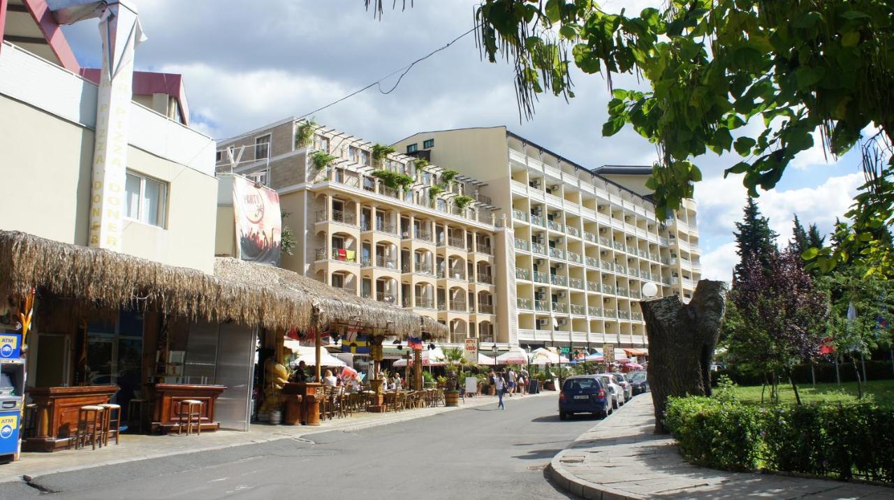 Апартамент Miramar Front Self Catering *