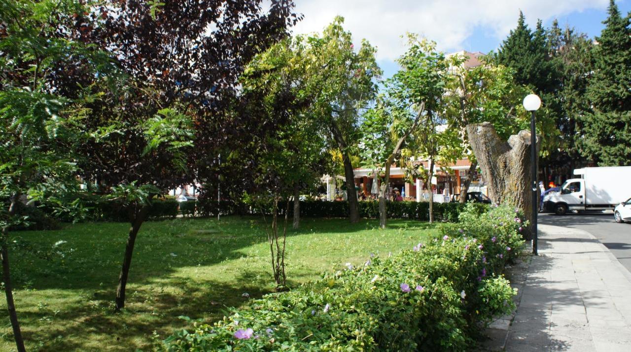 Апартамент Miramar Front Self Catering